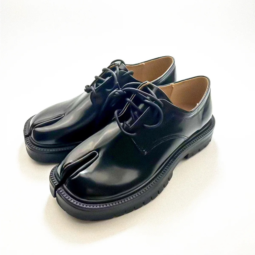 Split Toe Black Women's Derby Shoes